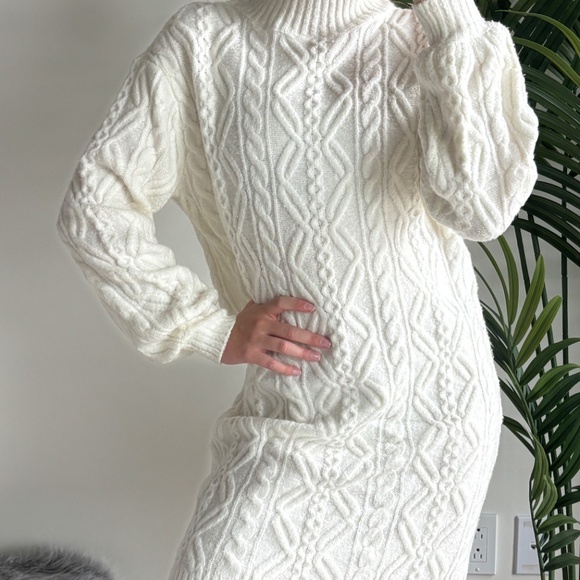 Knit white dress - Picture 2 of 5